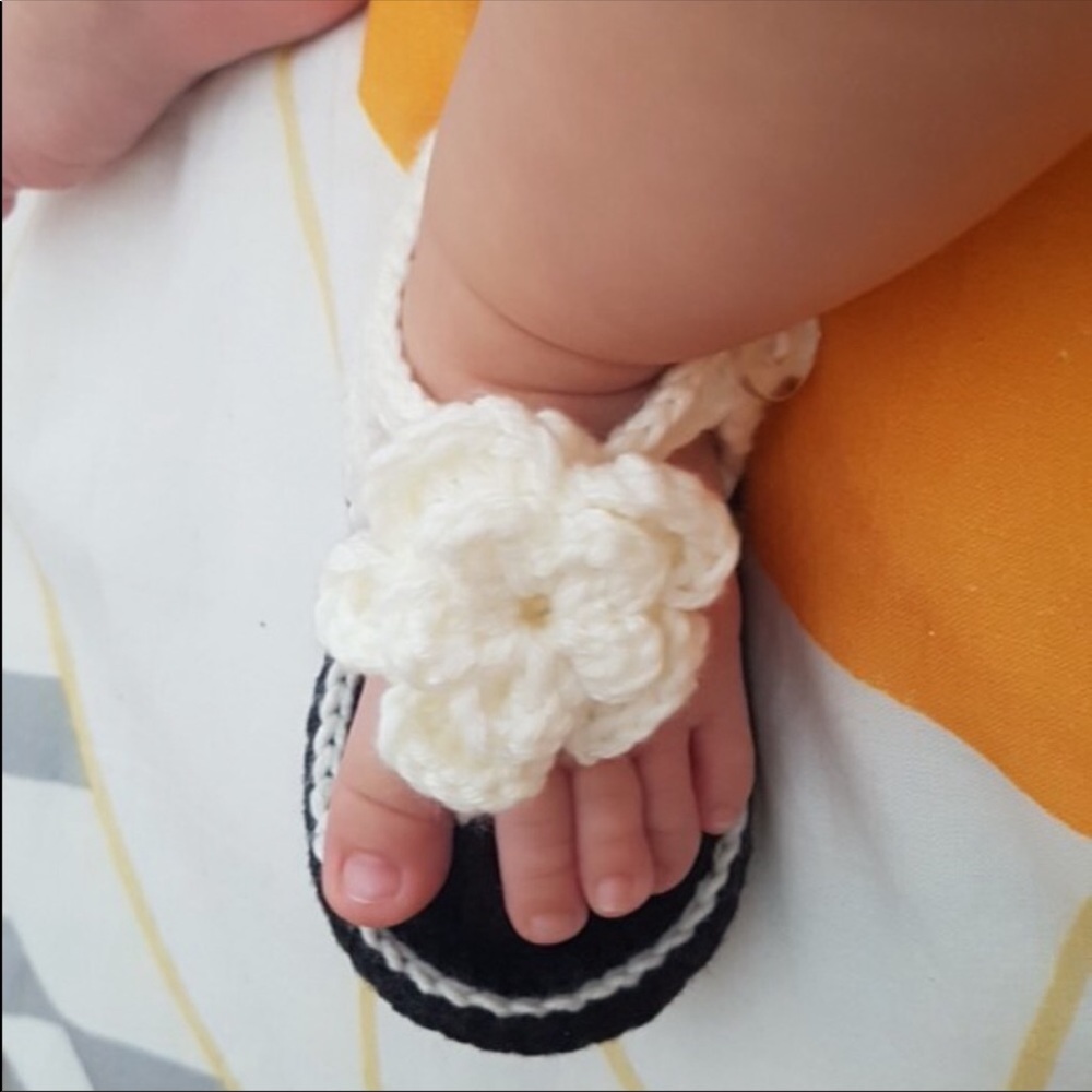 Brand New Knit Crochet Baby Girl Sandals Size 0-3 - Picture 5 of 8